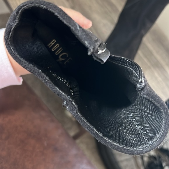 Rouge  Ready faux suede black booties, black size 9 zipper side 3 inch heel - Picture 8 of 8